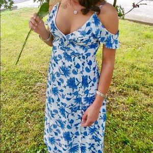 Super cute dress! Worn once